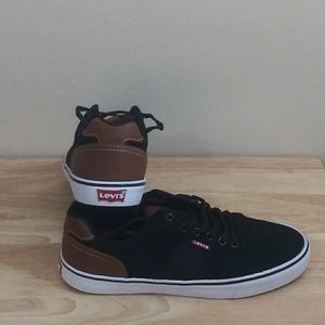 NWOB Levi's Tennis Shoe